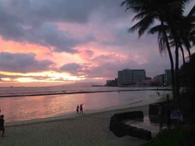 Waikiki Beach beim Sonnenuntergang